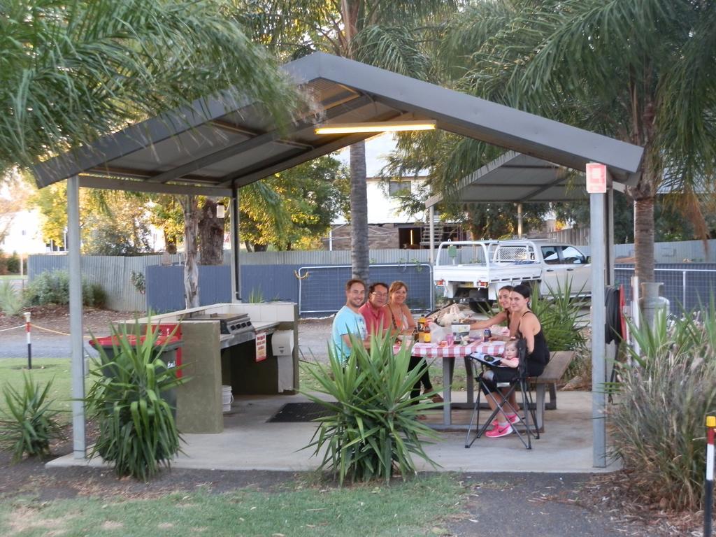 Narrabri Motel And Caravan Park Exterior photo