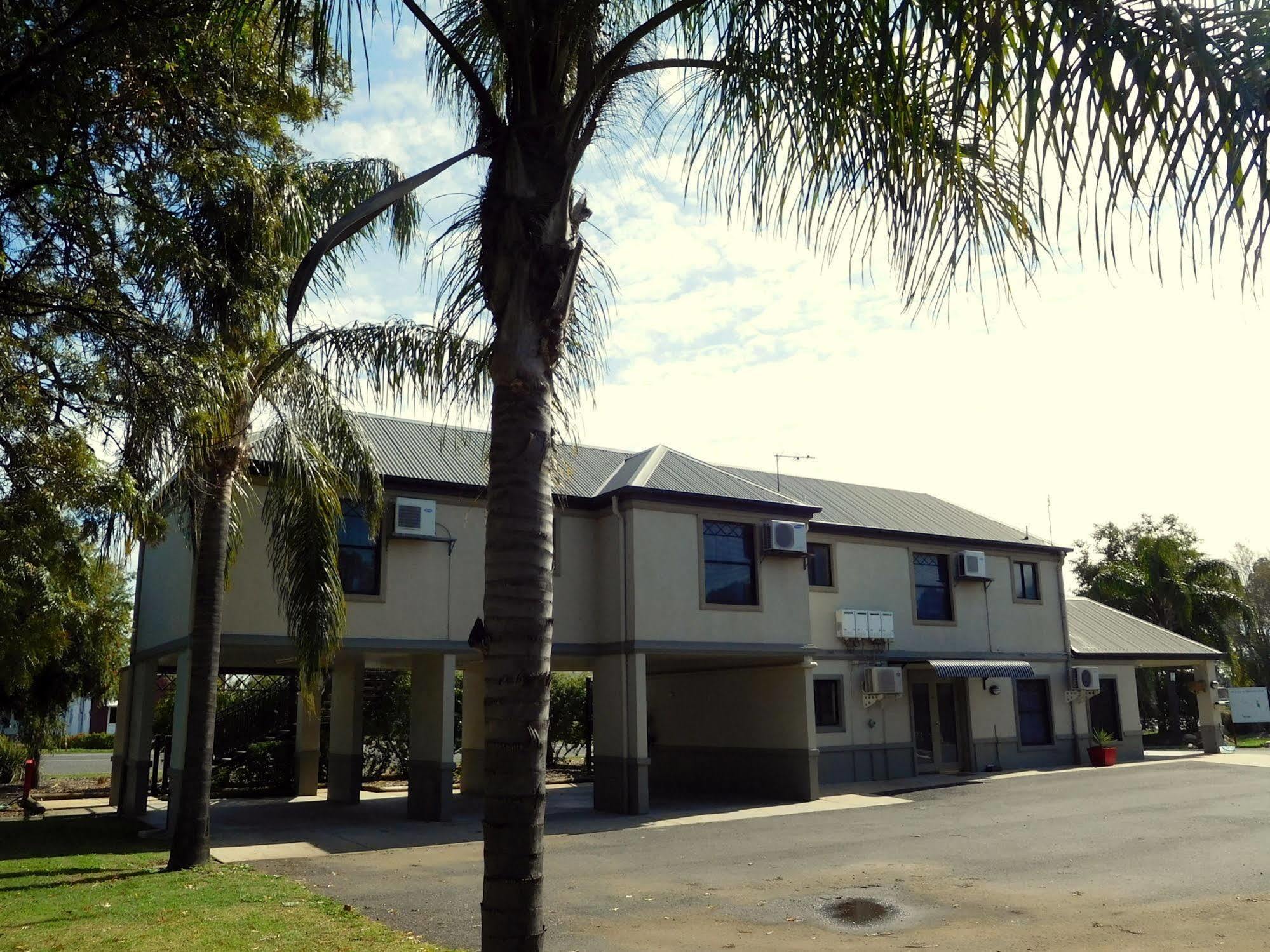 Narrabri Motel And Caravan Park Exterior photo