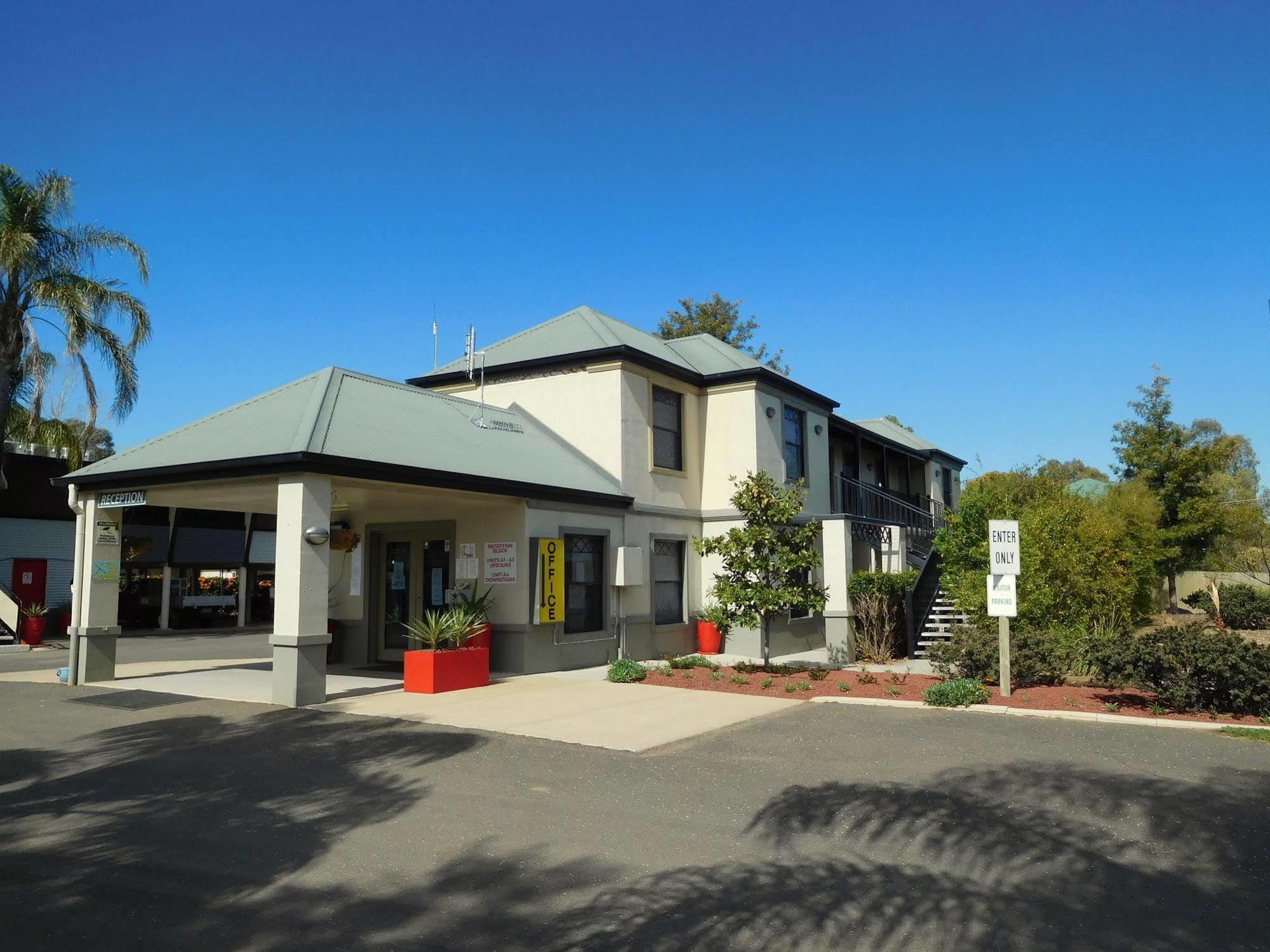 Narrabri Motel And Caravan Park Exterior photo