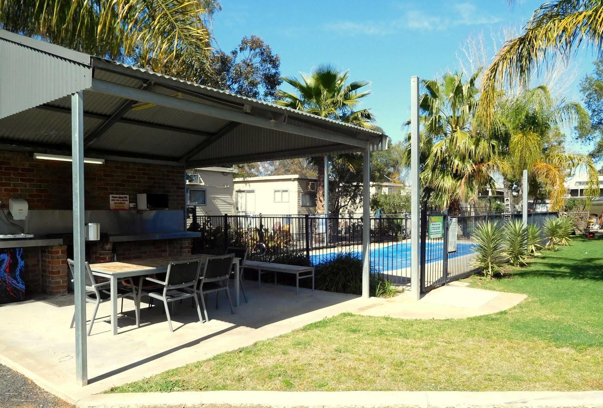 Narrabri Motel And Caravan Park Exterior photo